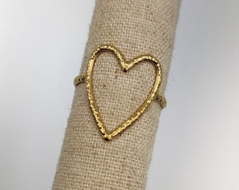 MARTIGUES stainless steel hammered heart ring