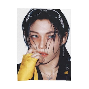 Felix Stray Kids Karma Velveteen Plush Blanket | Yongbok SKZ Members Kpop Merch | STAY Gift