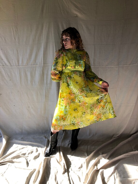 1960’s Mock Neck Bishop Sleeve dress Size Small