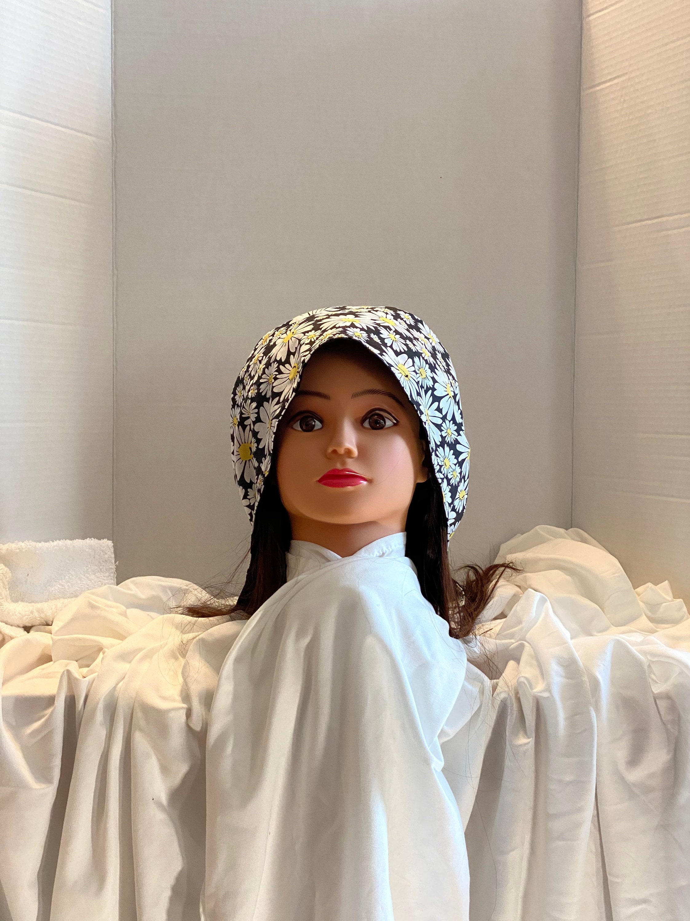 Reversible Scrub Capdaisies, Black and White Etsy Canada