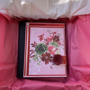 Handgemaakt plakboek met rode bloemen, geheugenfotoalbum, uniek verjaardags- en pensioencadeau, moeder cadeau dochter, kant-en-klaar plakboek, jubileum