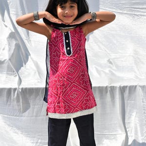 Terno rosa Bhandhej para meninas