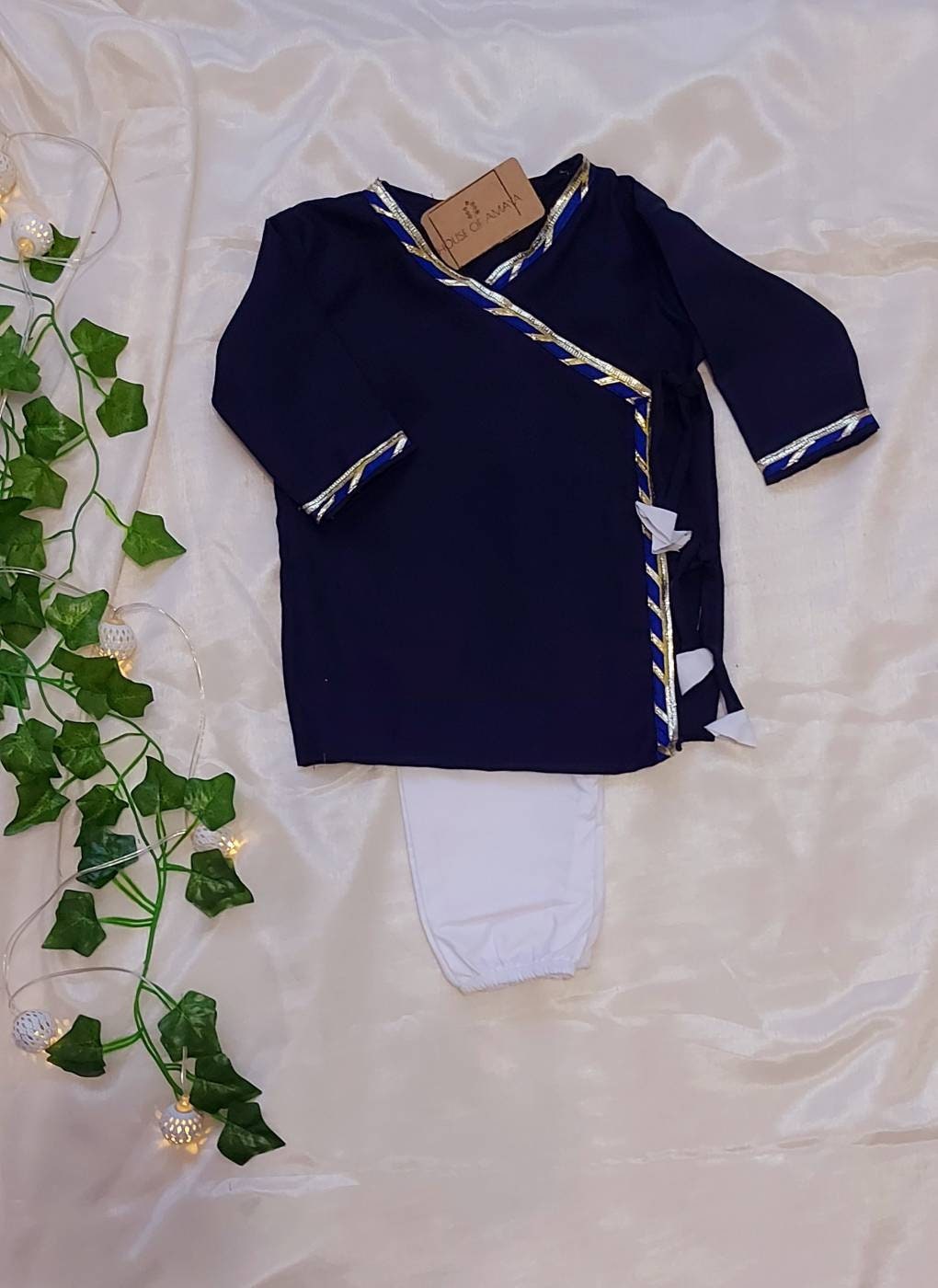Abbigliamento Abbigliamento unisex bimbi Abbigliamento bebè unisex Body Onesie in cotone bianco del 1940 con ricamo rosa 