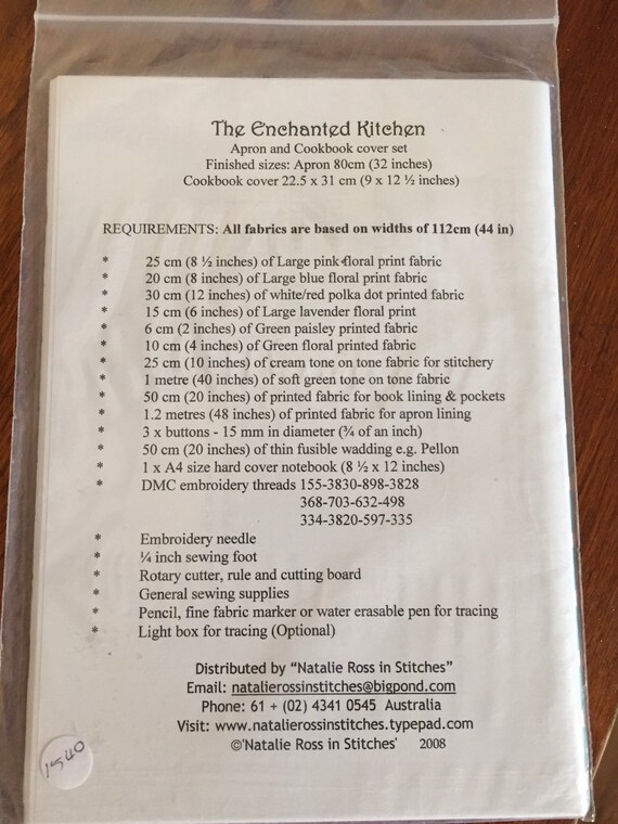 In Stitches Enchanted Kitchen Apron /& Cookbook Pattern Uncut Natalie Ross