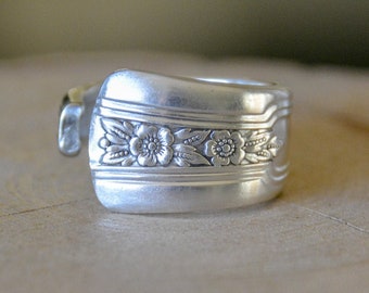 Old Spoon Ring, Boho Jewelry, Fork Ring, Retro Ring, Unique Vintage Jewelry, Up cycled Jewelry, Silverware Ring, Gift for Mom, One of a Kind