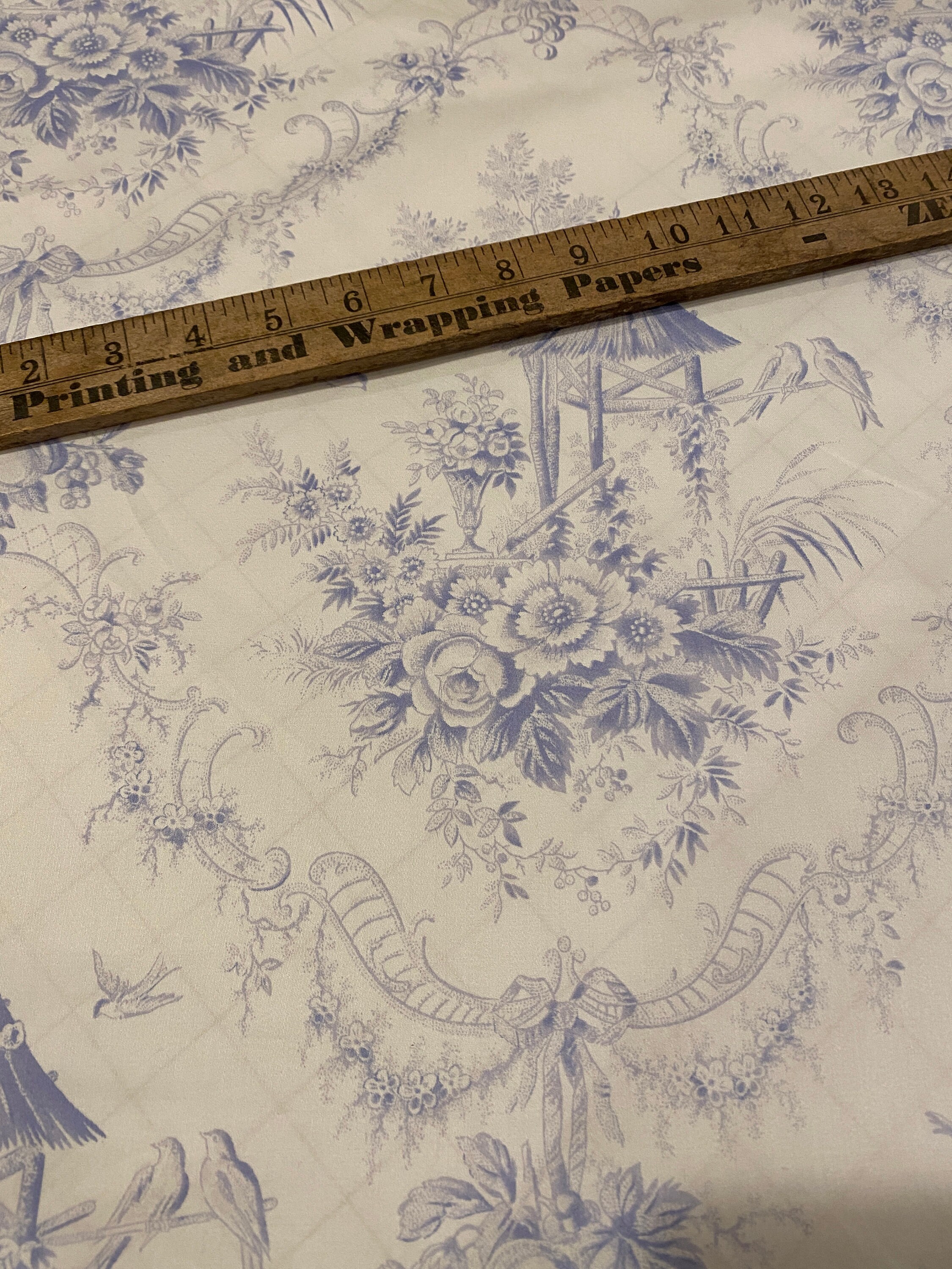 Periwinkle und weiße Chelsea Gärten Toile Stoff neue alte
