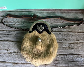 Stary szkocki sporran futrzany z łękiem z ostu