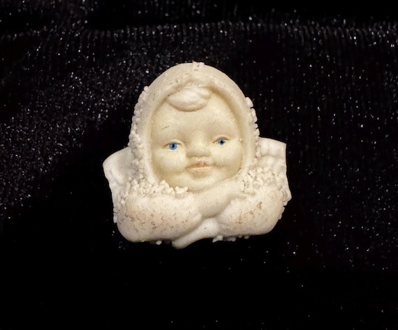 Department 56 Snowbabies Friendship Pin