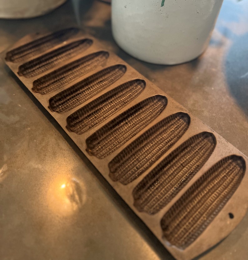 Vintage Lodge 9 Ear Cast Iron Corn Bread Mold Etsy