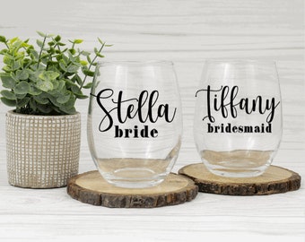 Personalized Bridal Party Wine Glasses, Bridal Shower Gift, Bridesmaids Gift Idea, Bachelorette Party Custom Wine Glasses, MOH Custom Glass