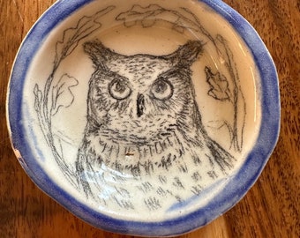 GREAT HORNED OWL, Hand Drawn on a Hand Made Ceramic Ring Dish. Artist Signed, Individually Drawn Not a Print, Stamp or Decal Ooak Gift, gray