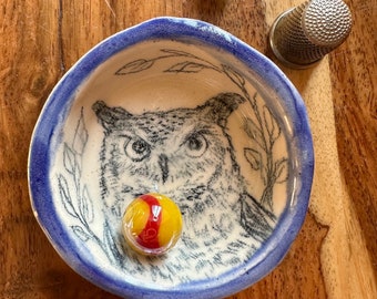 GREAT HORNED OWL, Hand Drawn on a Hand Made Ceramic Ring Dish. Artist Signed, Individually Drawn Not a Print, Stamp or Decal Ooak Gift, gray