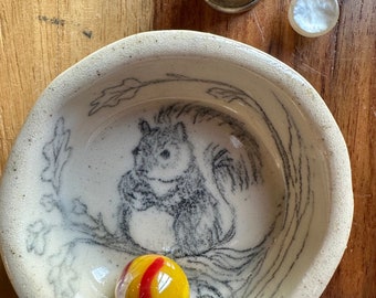 Adorable Squirrel carrying Acorn in Oak, Hand Drawn on a Hand Formed Ceramic Ring Dish. Not a Decal Print Stamp. OOAK, Artist Stamped signed