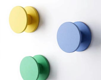 Colorful Round Wall Hooks: Modern Geometric Decor