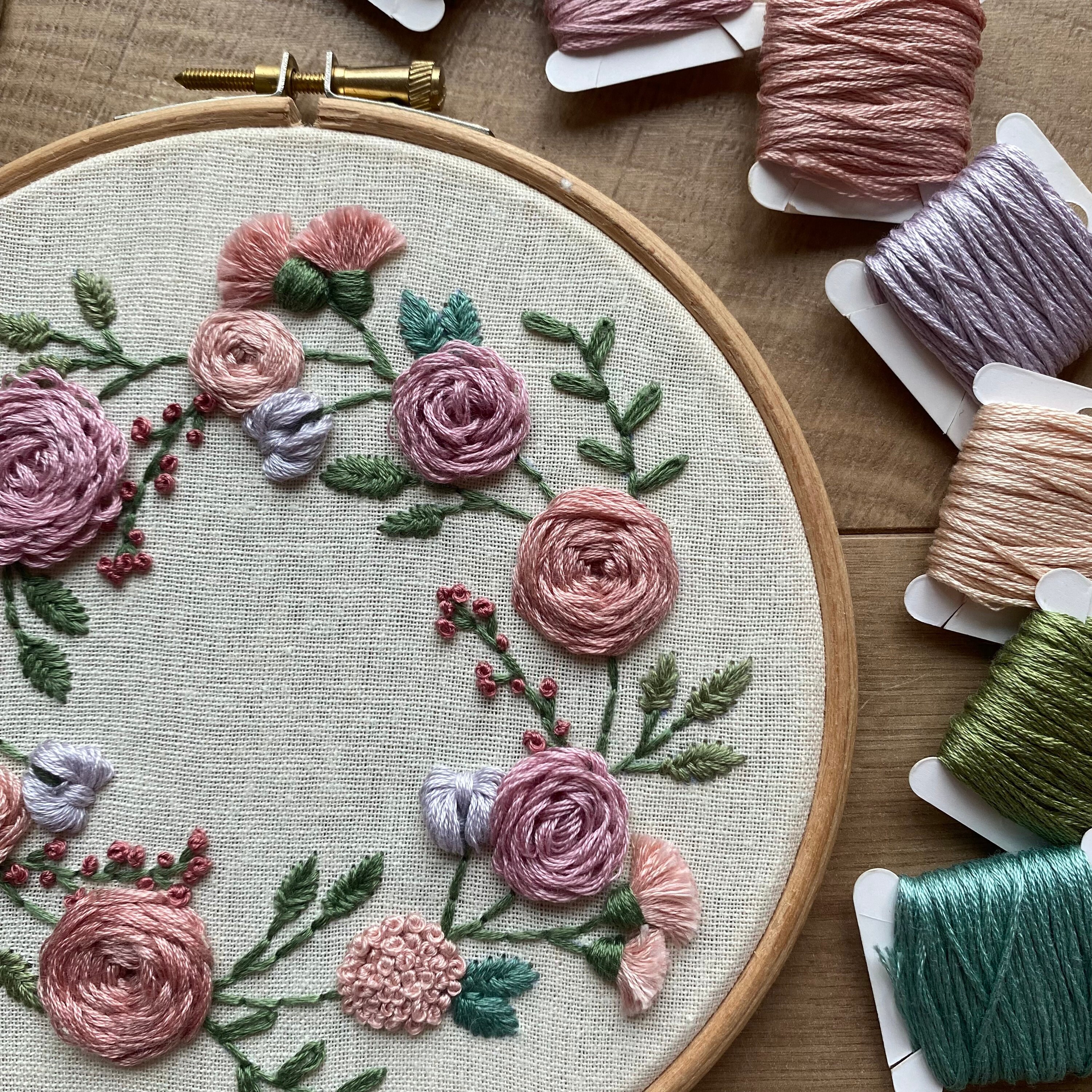 Floral Spring Wreath | Floral Embroidery Pattern | Embroidery Hoop Art ...