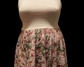 Erdbeerrosa Blumen Sommerkleid