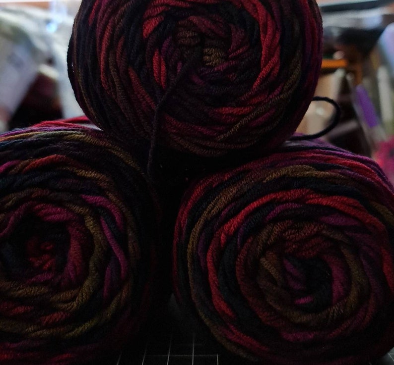 Soft QUALITY colourful cakes balls acrylic Aran yarn 100gm 210m  knitting crochet 10ply DK self striping wool Deep red purple Shades