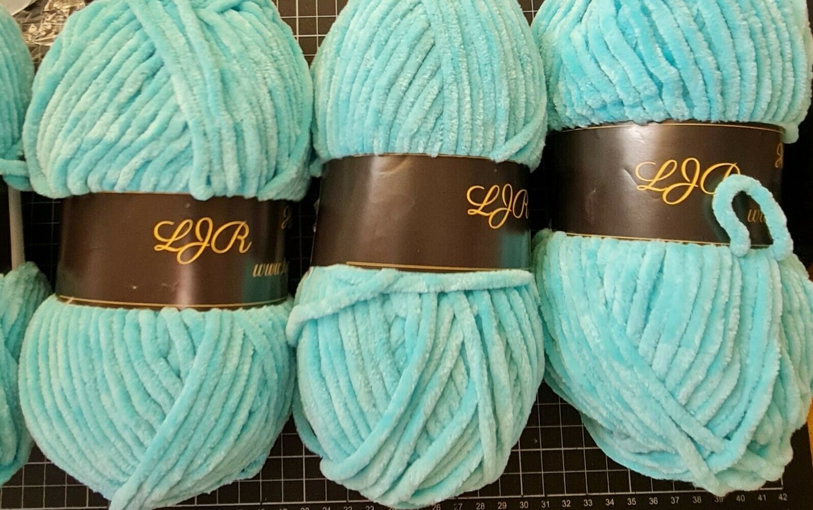 4x Super SOFT fluffy Chunky Microfibre yarn 100gm 120m Etsy