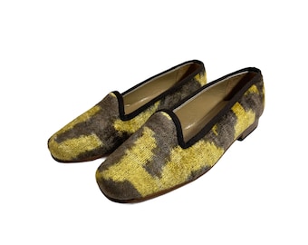 Women Silk Shoes Size 7, Silk velvet shoes,   women silk velvet shoes, silk shoes, women mule shoes, Ikat Silk Velvet, Kilim Shoes