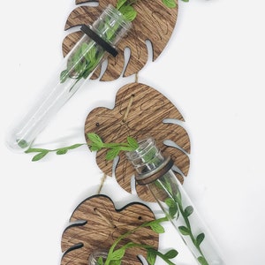 Propagation Station | Monstera Leaf Shaped Propagation Station | diy | wall hanging | decoration | decor | houseplant propagate propogate