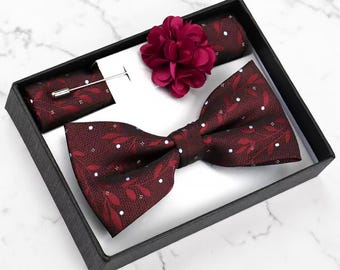 Burgundy & Black Leaf Bow Tie Set with Subtle Dot Pattern – Elegant Gift Set with Bowtie, Pocket Square, and Lapel Flower