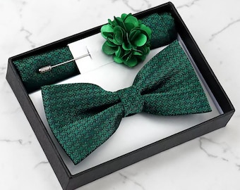 Forest Green Textured Bow Tie Set – Elegant Gift Set with Bowtie, Pocket Square, and Green Lapel Flower