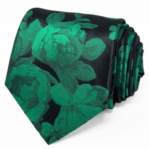 Emerald Green Floral Rounded Blooms Necktie