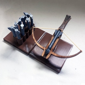 Tabletop RPG Ammo Tracker - Crossbow and quiver with 10 bolts on OpenLOCK bases.