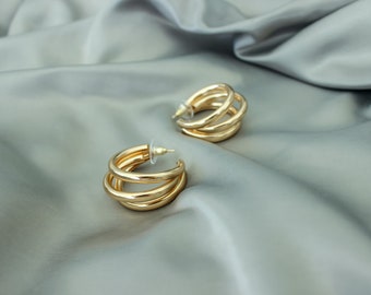Dreifache Ohrringe, 3 Layered Modern Hoop Ohrringe, Triple Band Hoops, Medium Hoop Ohrringe, Offene Hoop Ohrringe, Moderne Gold Hoops