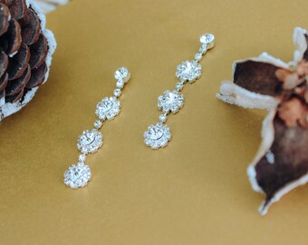 Elegante Silber Tropfen Ohrringe, Klare Strass Ohrhänger, Floral Tropfen Ohrring Perfekt für Hochzeiten, Urlaub Party, Jahrestag, Prom