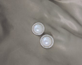 Gold und Silber Ohrstecker eingeschlossen in Heiligenscheine aus glänzenden Steinen, Perlen gauges, Brautjungfern Geschenk, Perfektes Geschenk für Sie