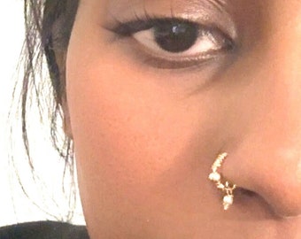 Créoles pendants dans le nez dorés avec perles, anneau de nez indien, boucle d'oreille Daith 22G, créoles de piercing perlées en or 14 carats