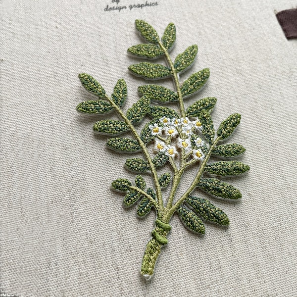 Daphne-bloempatch, bloemenpatch, opstrijkpatch bloem, opstrijkbadge bloem, geborduurde bloem