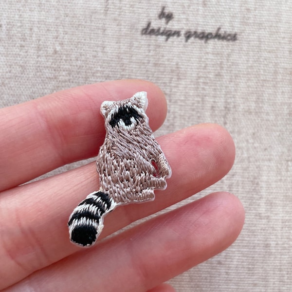 Tiny Raccoon Dog Patch,  Small Racoon patch, Raccoon Iron on, Raccoon Applique, Gift for Animal lovers
