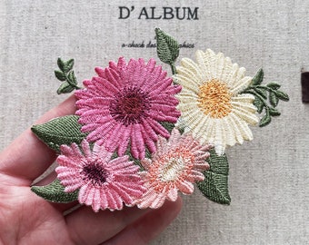 Bloom Flower Patch, Flower Patch, Flower Iron-on Patch, Flower Iron-On Badge, Flower  Embroidered