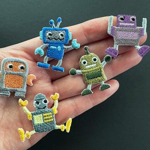 Tiny Robot Patch, Robot iron-On Patch, Robot Embroidery Patch