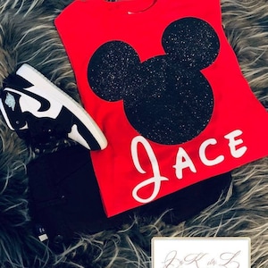 Camiseta infantil Mickey/Minnie Mouse com nome