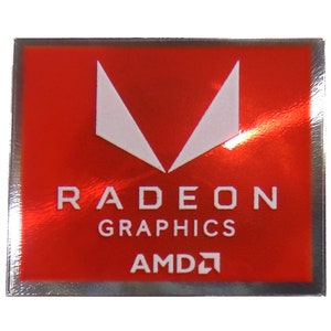 Puede incluir: Una pegatina cuadrada roja con un logotipo V estilizado blanco, el texto "Radeon Graphics" y el logotipo de AMD en blanco.