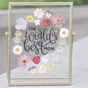 Gepresster Blumenrahmen, gepresster Blumenkranz mit Muttertagsspruch, Gepresste Blume schwebender Rahmen, Herbarium Rahmen, Muttertagsgeschenk