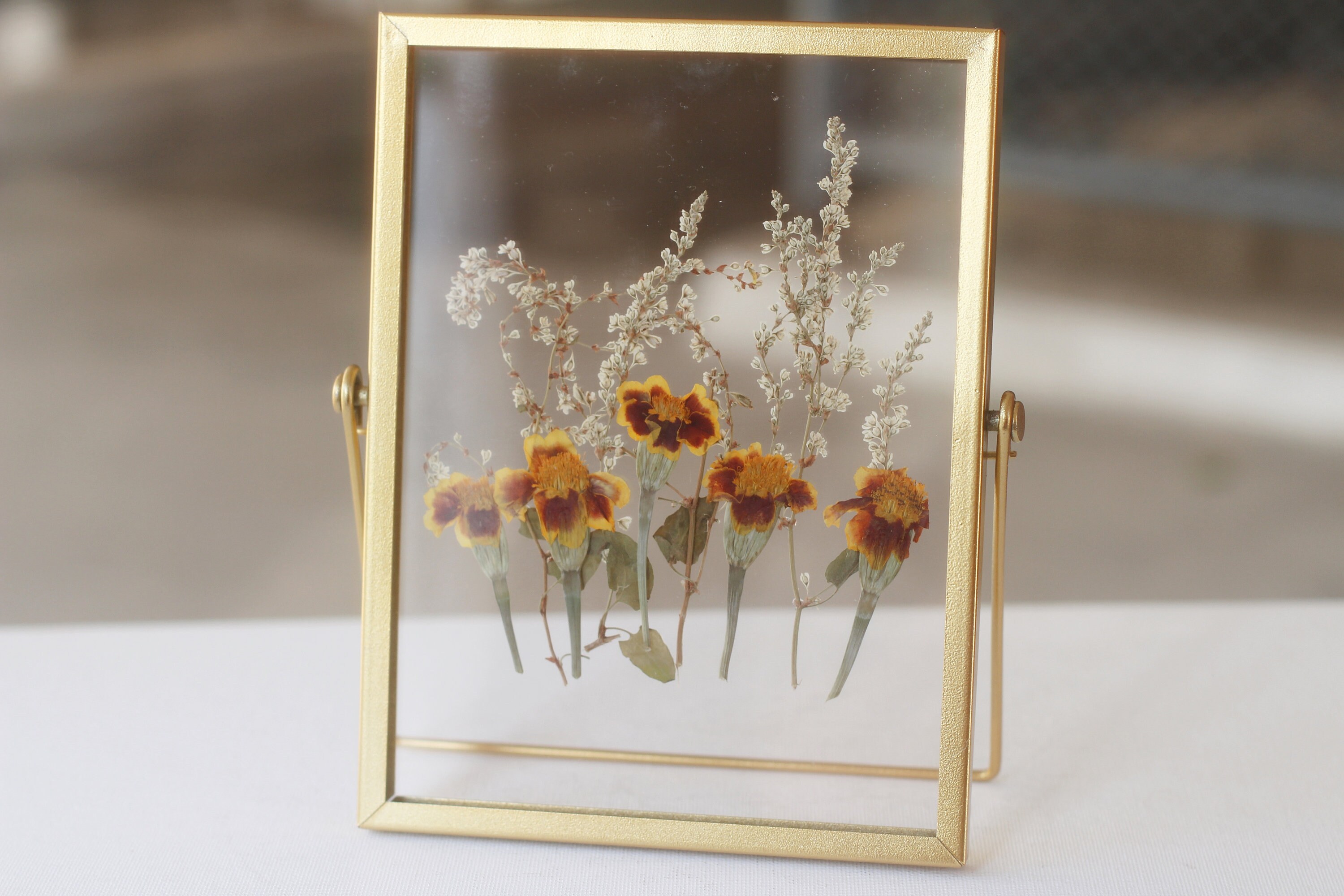 Dried flower frame, Resin round frame with pressed flower fr - Inspire  Uplift