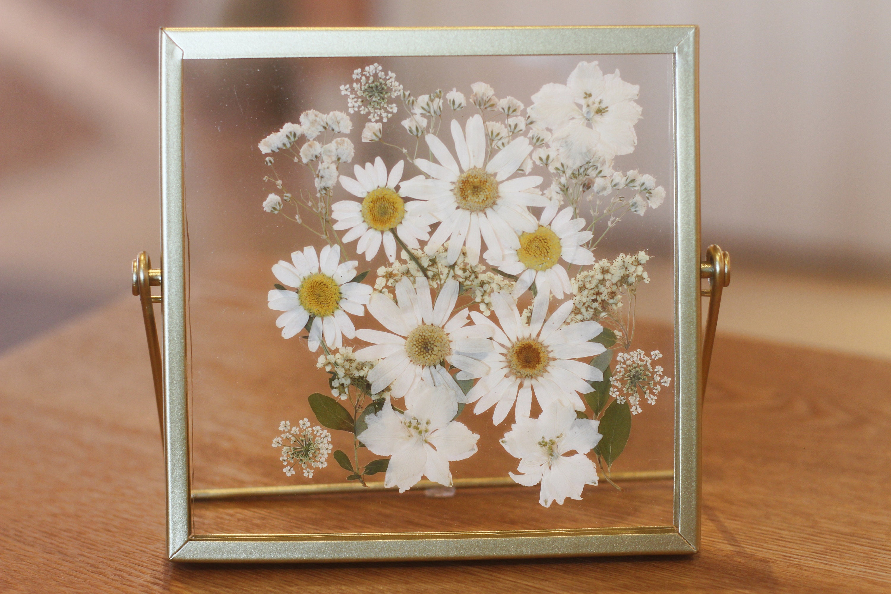 White flowers Pressed flower frame, Botanical Art Frame, Pressed Dried Flower frame Floating flower frame Home Decor