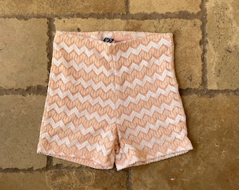 Vintage 90s Peach & White Chevron Print Shorts by Windsor