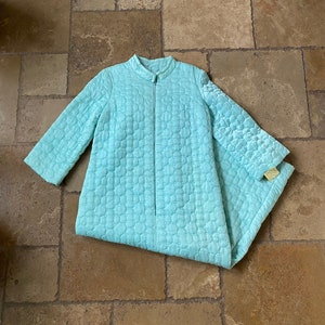 NWT Vintage 80-90-tals ljusblå lång maxi quiltad pufferjacka med halv dragkedja från Keyloun