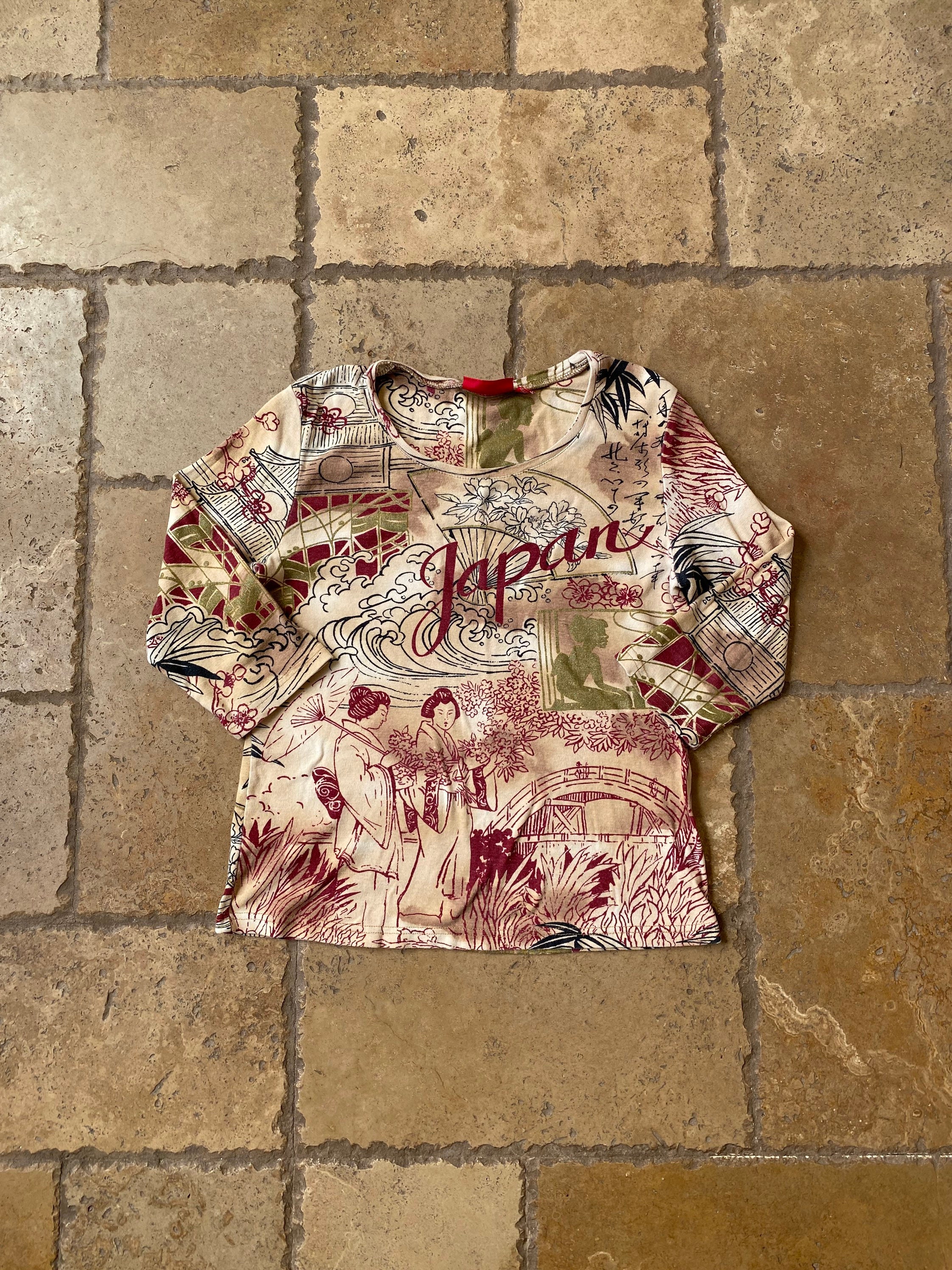 Y2K Tan & Red Japan Graphic 3/4 Sleeve Top by Gloria