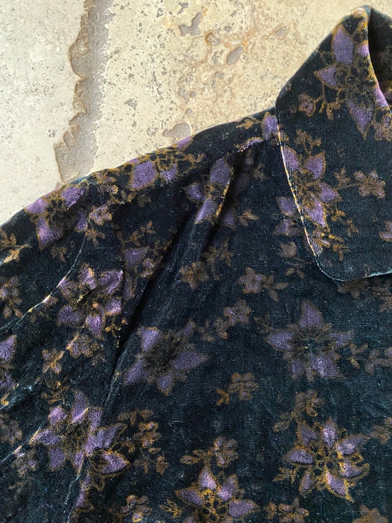 Vintage 90s Black Floral Print Velour Button Up S… - image 5