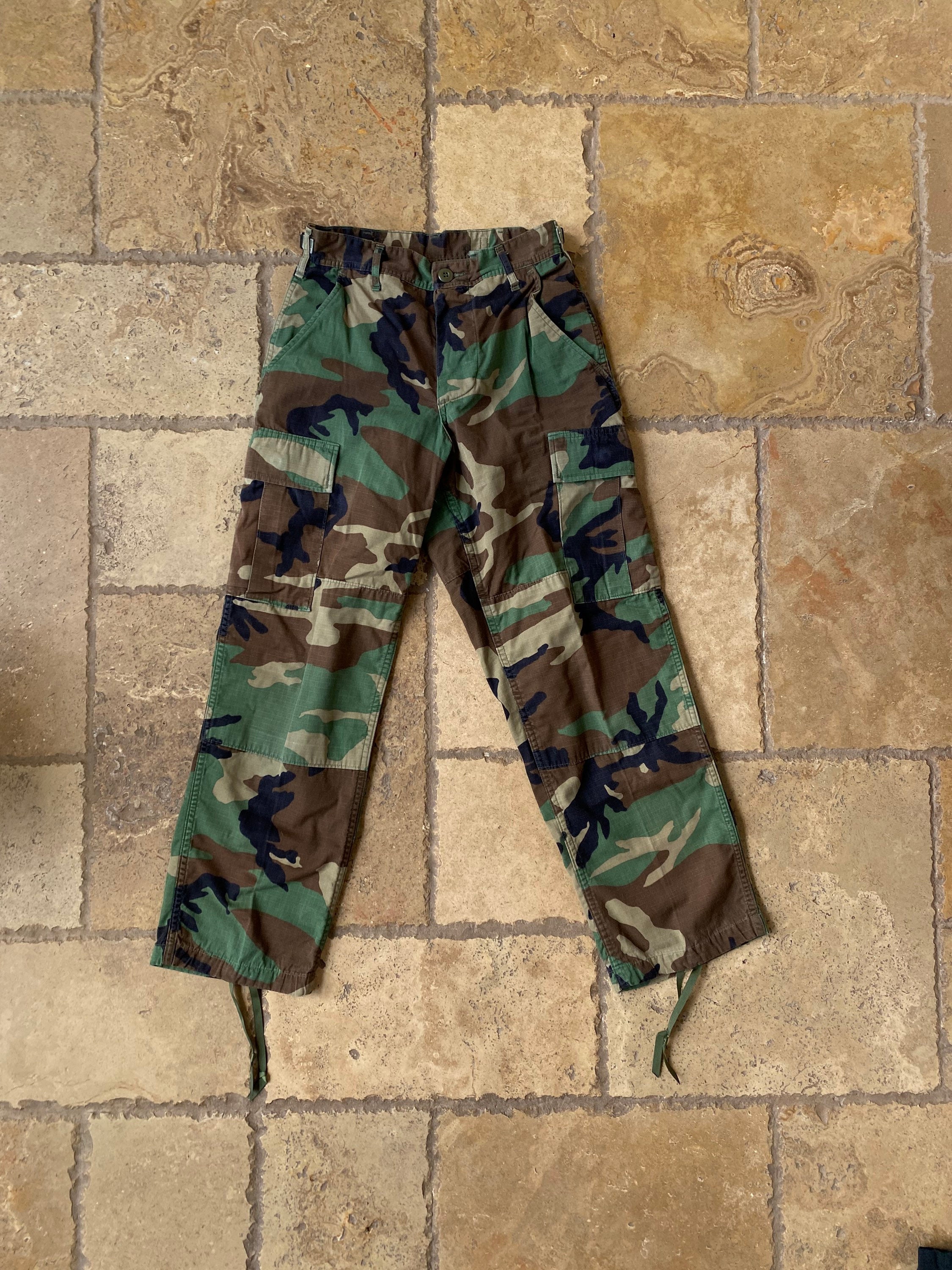 90s vintage archive 迷彩 camo cargo pants Vintage 90s Military Camouflage Green Cargo Pants With