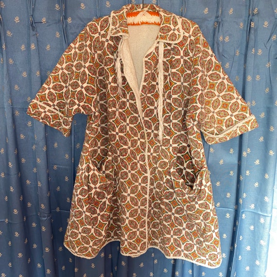 Vintage 1960s Quilted Paisley Day Robe House Coat