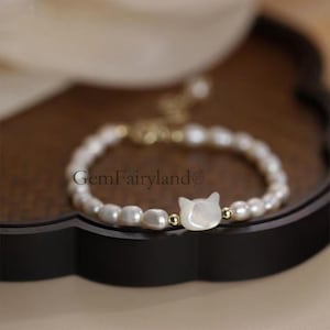 Fresh Water Pearl Bracelet with Cat Paw Charm, Elegant White Beads Bracelet for Women, Dainty Bracelet Gift for Her Mom, Wife