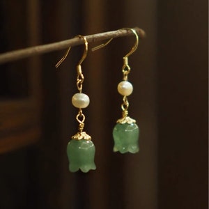 Lily of The Valley Aventurine Jade Dangle Earrings, Vintage Gold Plated Pearl Drop Earrings, Floral Earrings Gift for Her, Elegant Earrings