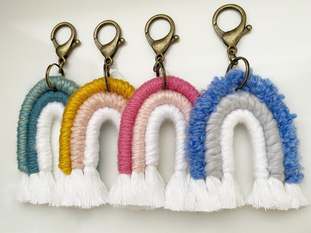 Rainbow Keychain Handmade Rainbow Handmade Rainbow Yarn Keychain Etsy.de
